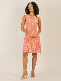 APART Spitzenkleid in leichter A- Form aus Blüten Spitze | koralle-multicolor