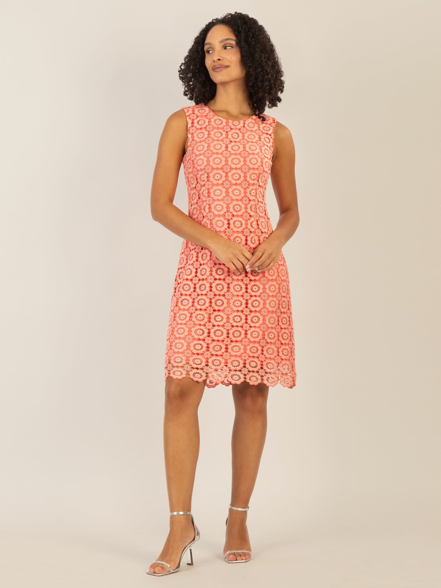 APART Spitzenkleid in leichter A- Form aus Blüten Spitze | koralle-multicolor