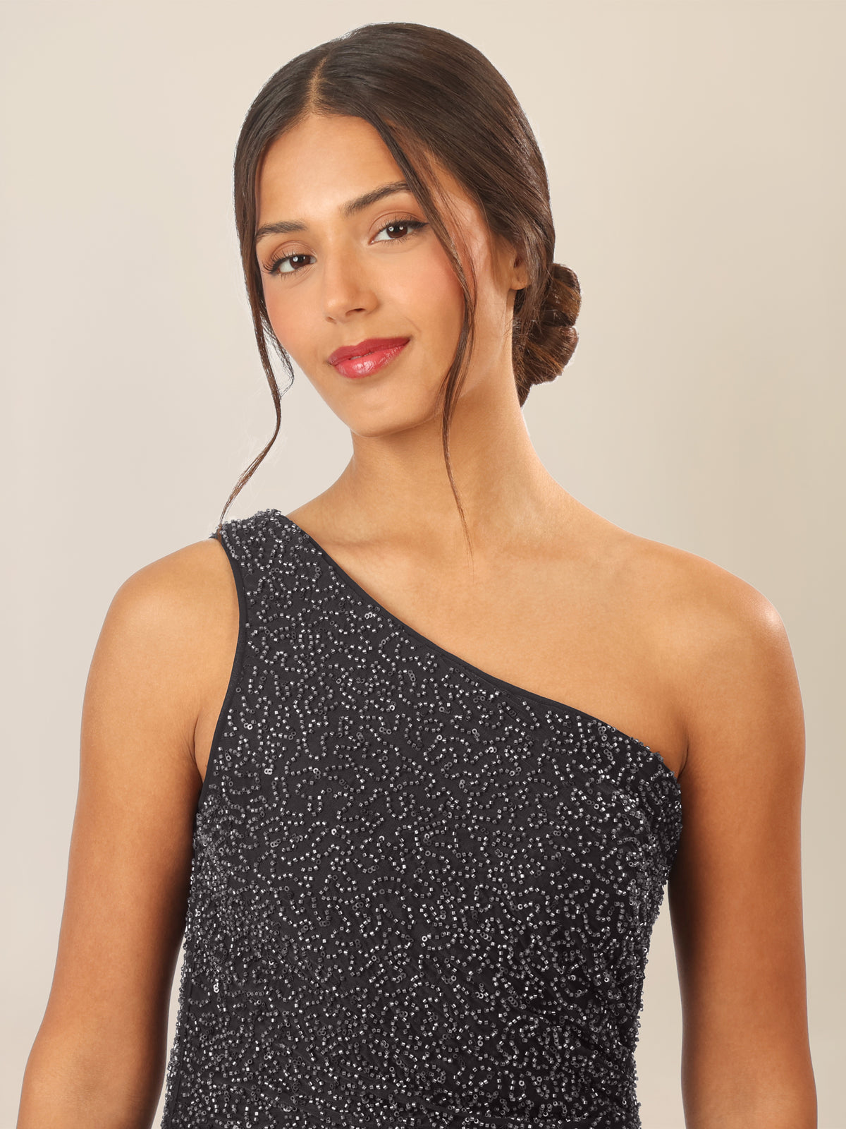 APART One-Shoulder Abendkleid mit Glitzereffekt und Schlitz | schwarz-nachtblau