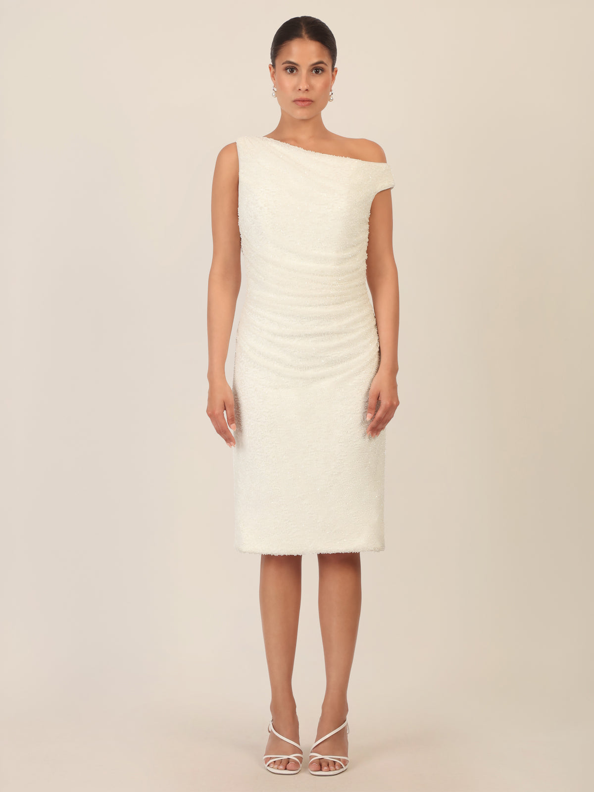 APART Perlenbesticktes Abendkleid mit Raffungen | creme