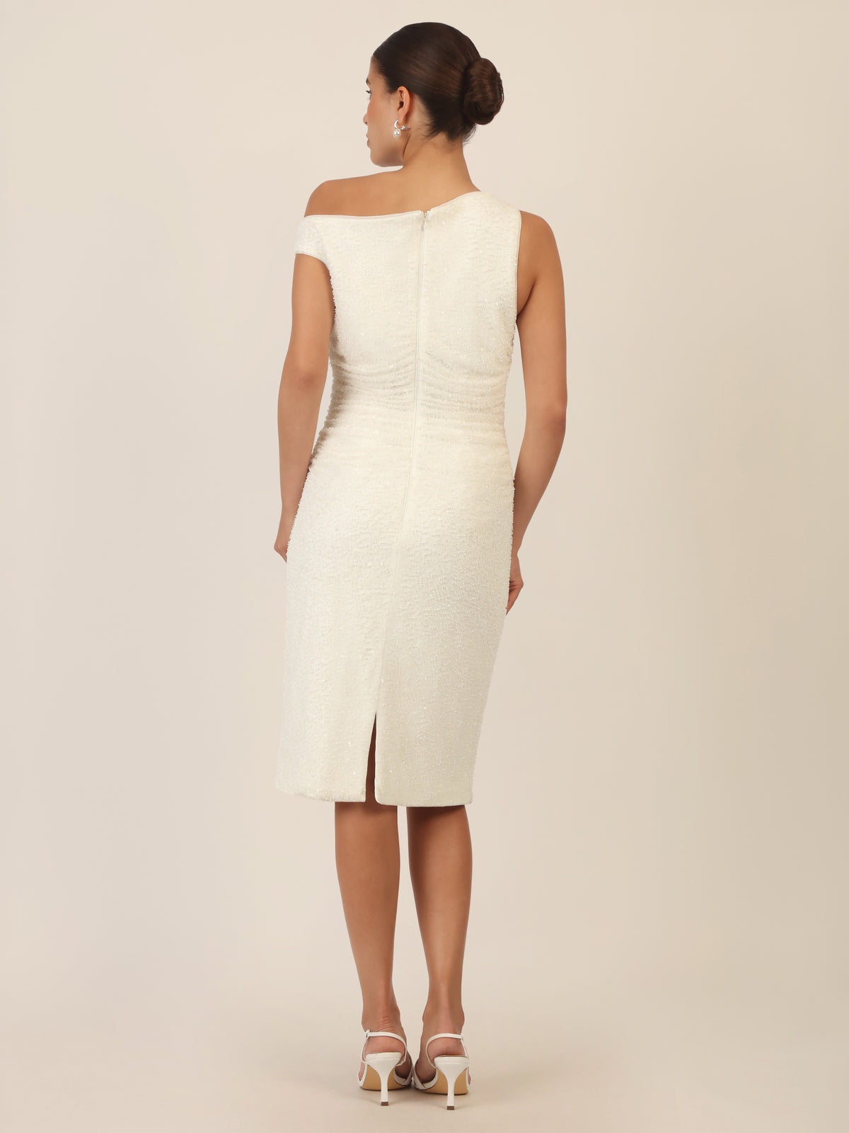 APART Perlenbesticktes Abendkleid mit Raffungen | creme