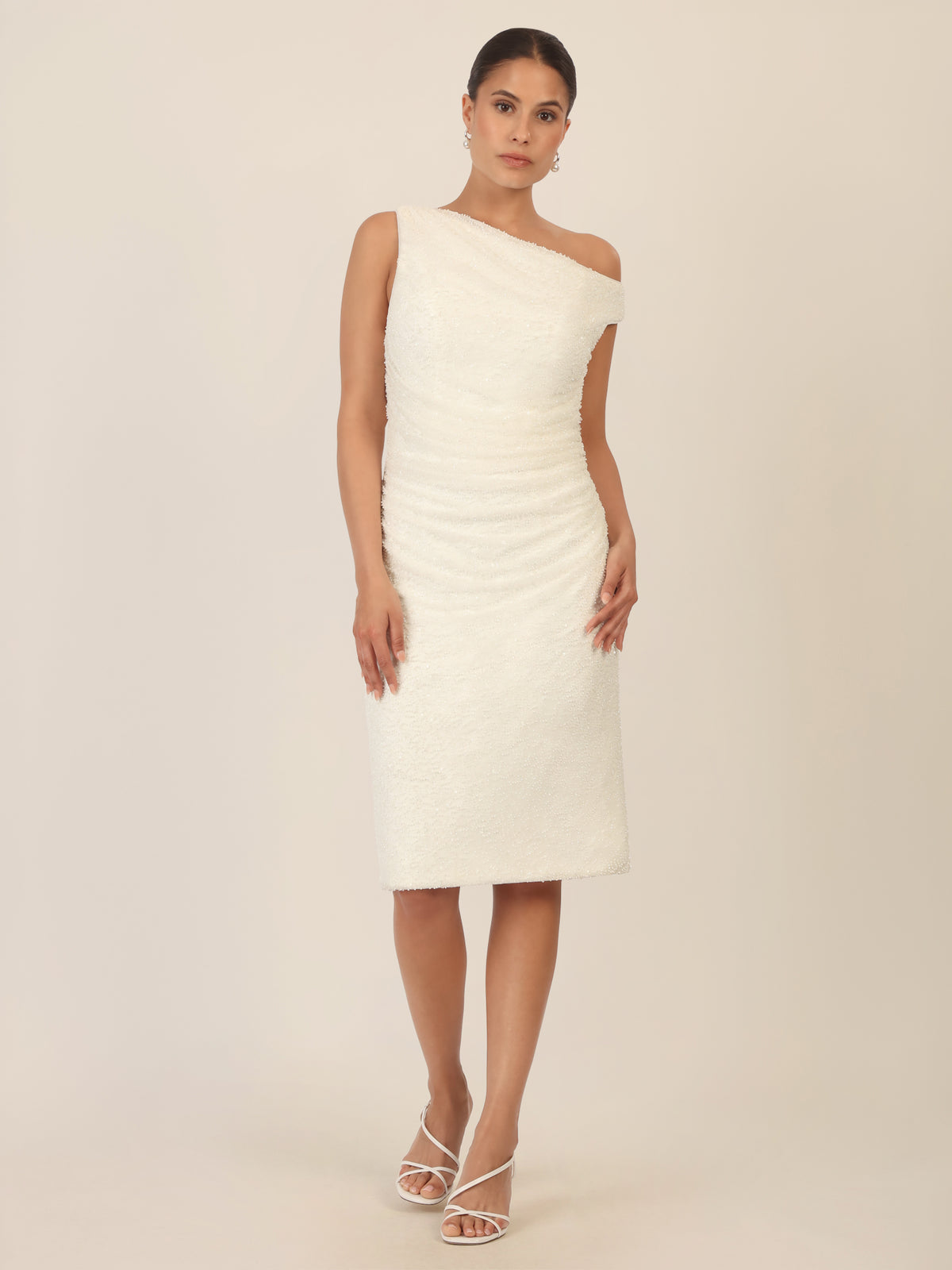 APART Perlenbesticktes Abendkleid mit Raffungen | creme