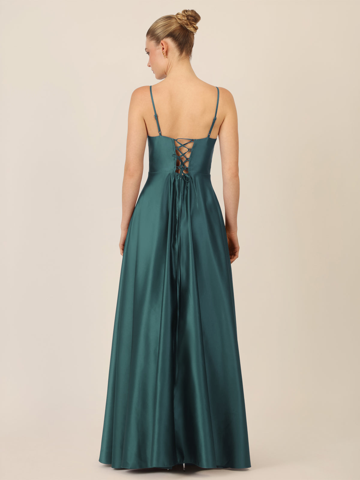 APART Langes Ballkleid aus Satin mit Spaghettiträgern | dunkelgrün