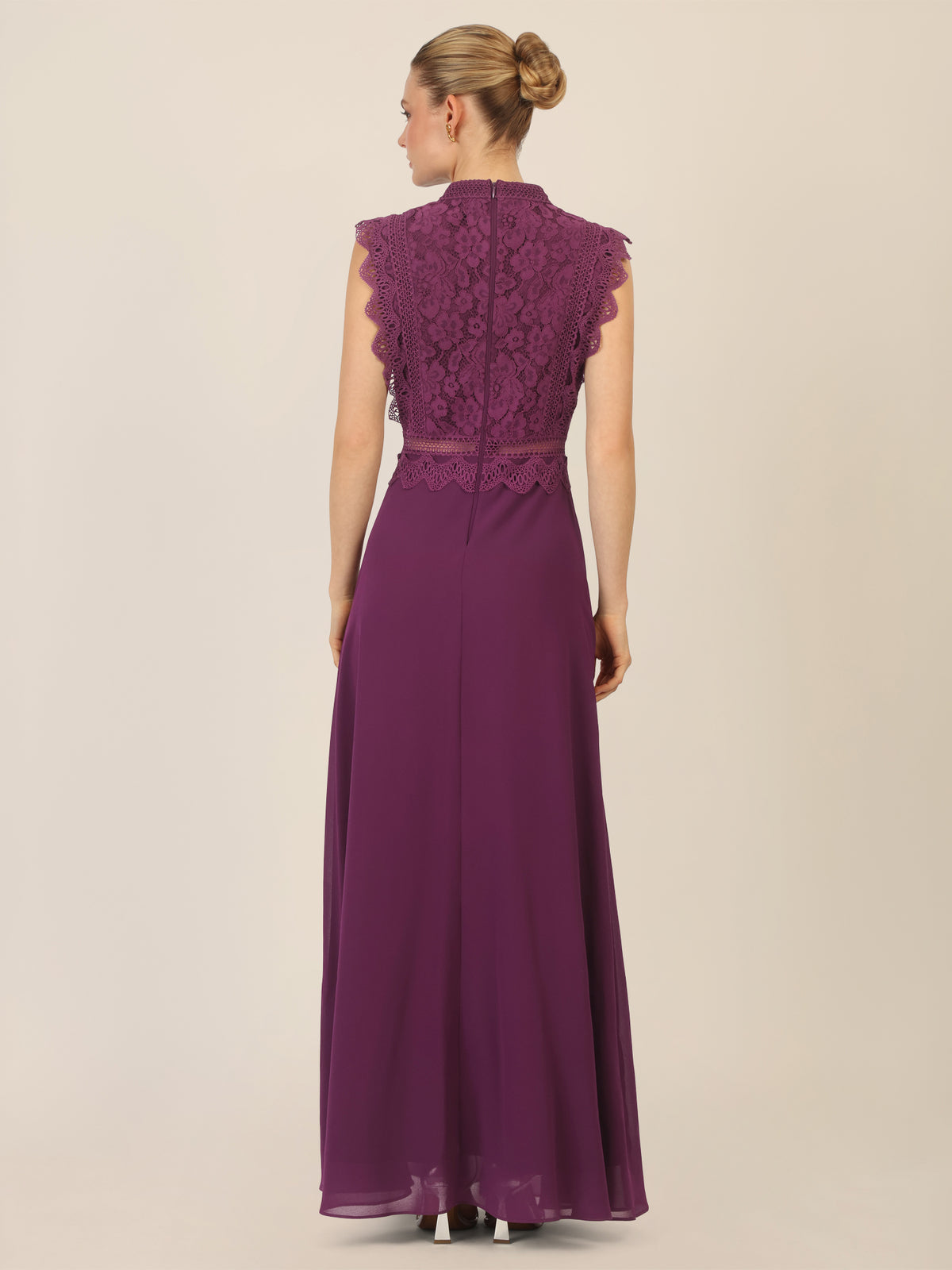 APART Abendkleid mit Spitze und transparentem Rückenteil | dunkel lila