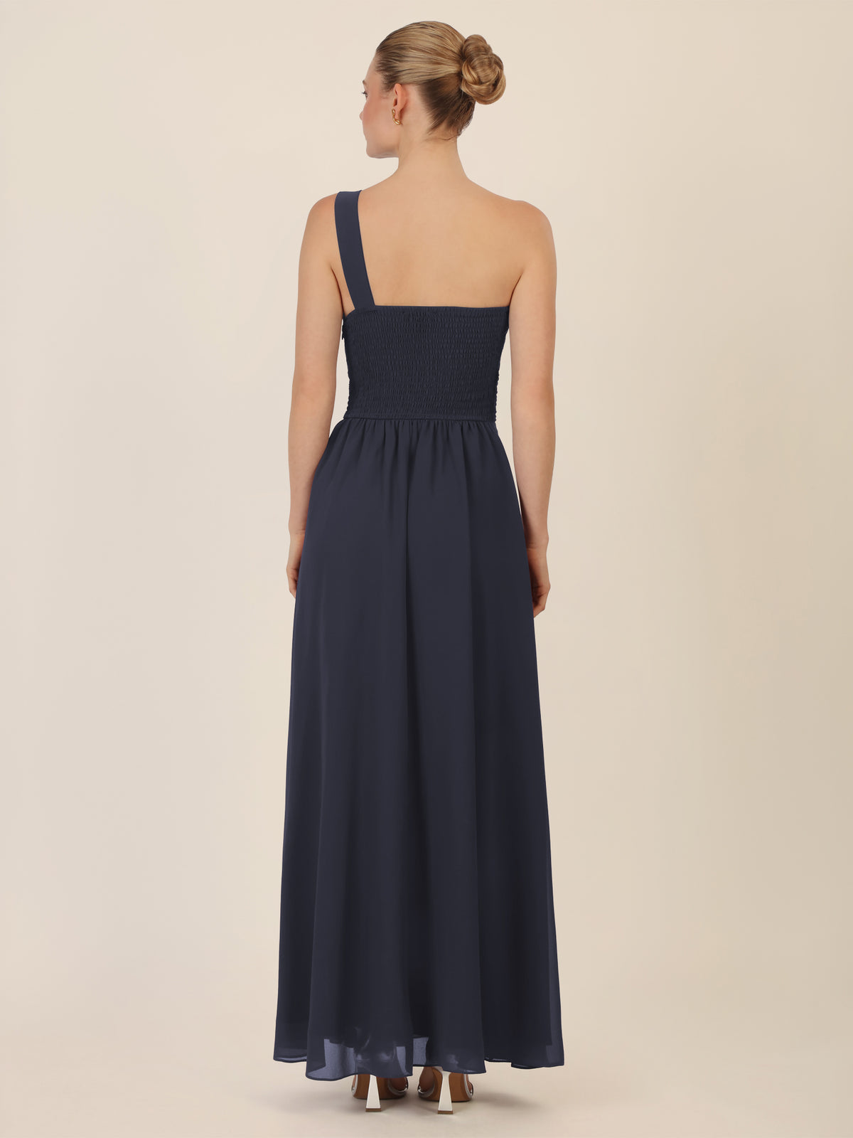 APART One-Shoulder Abendkleid mit Plisseedetail | nachtblau
