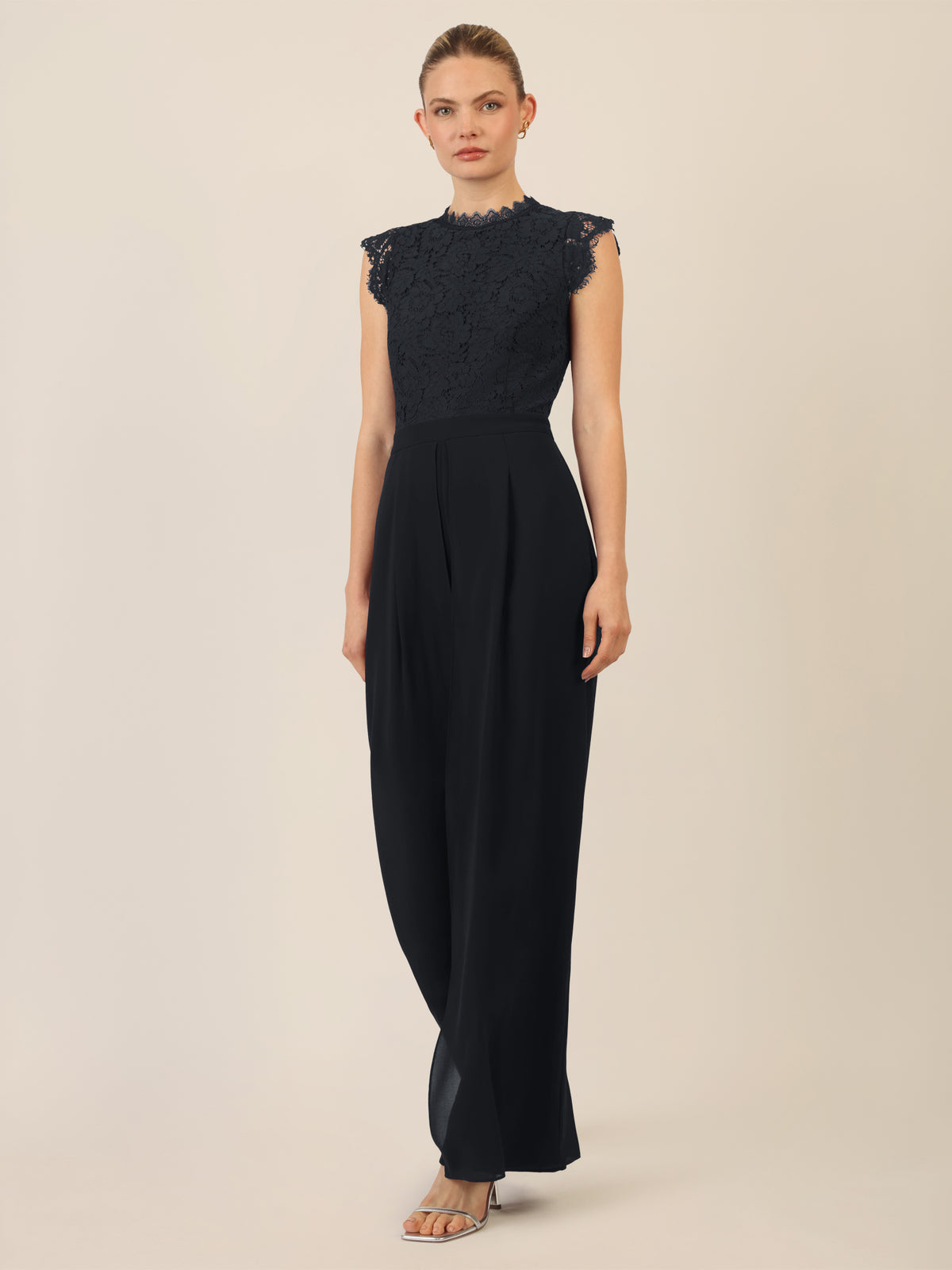 APART Overall mit Spitzenoberteil mit Spitzenoberteil und weitem Bein | schwarz