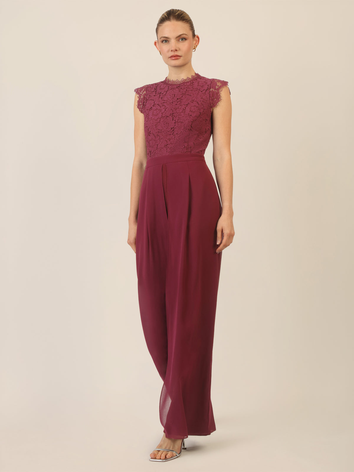 APART Overall mit Spitzenoberteil mit Spitzenoberteil und weitem Bein | bordeauxrot