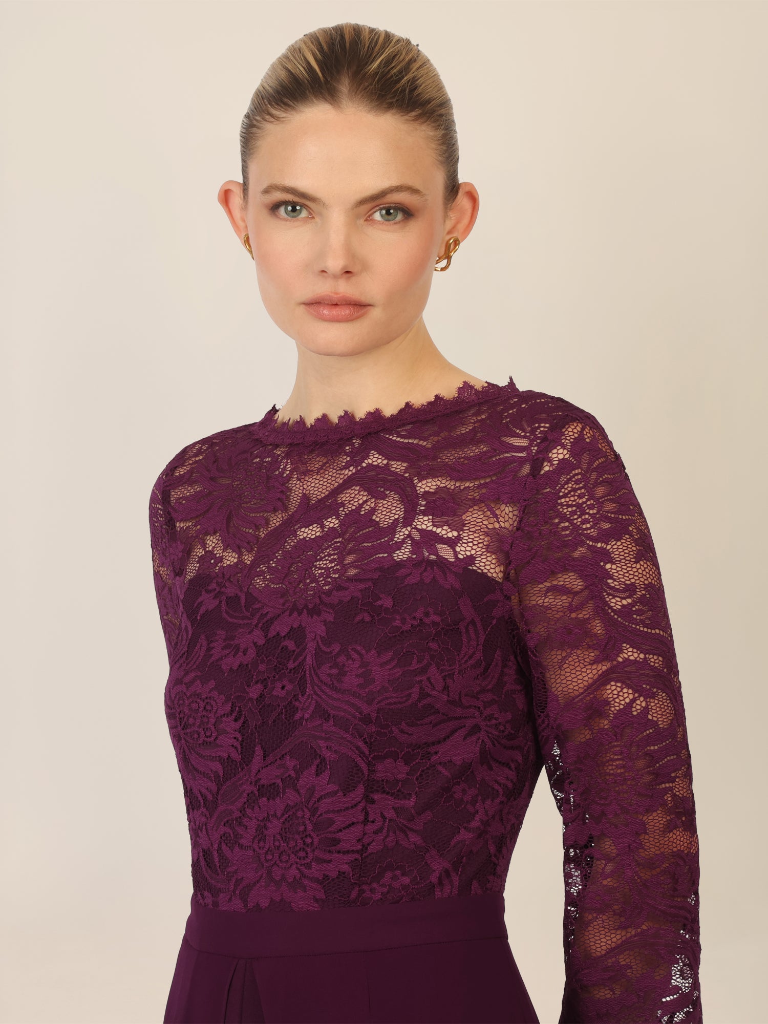 APART Abendoverall mit Spitzentop und weitem Bein | dunkel lila
