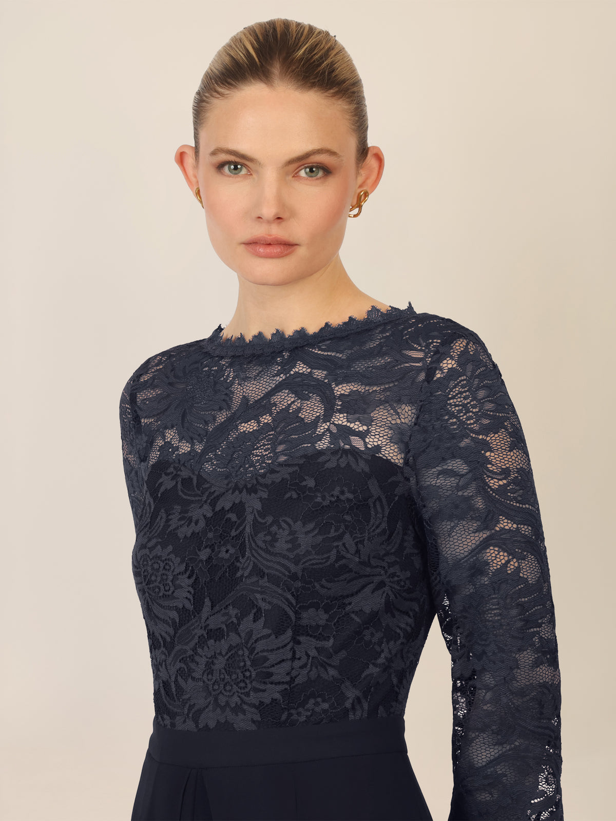 APART Abendoverall mit Spitzentop und weitem Bein | nachtblau