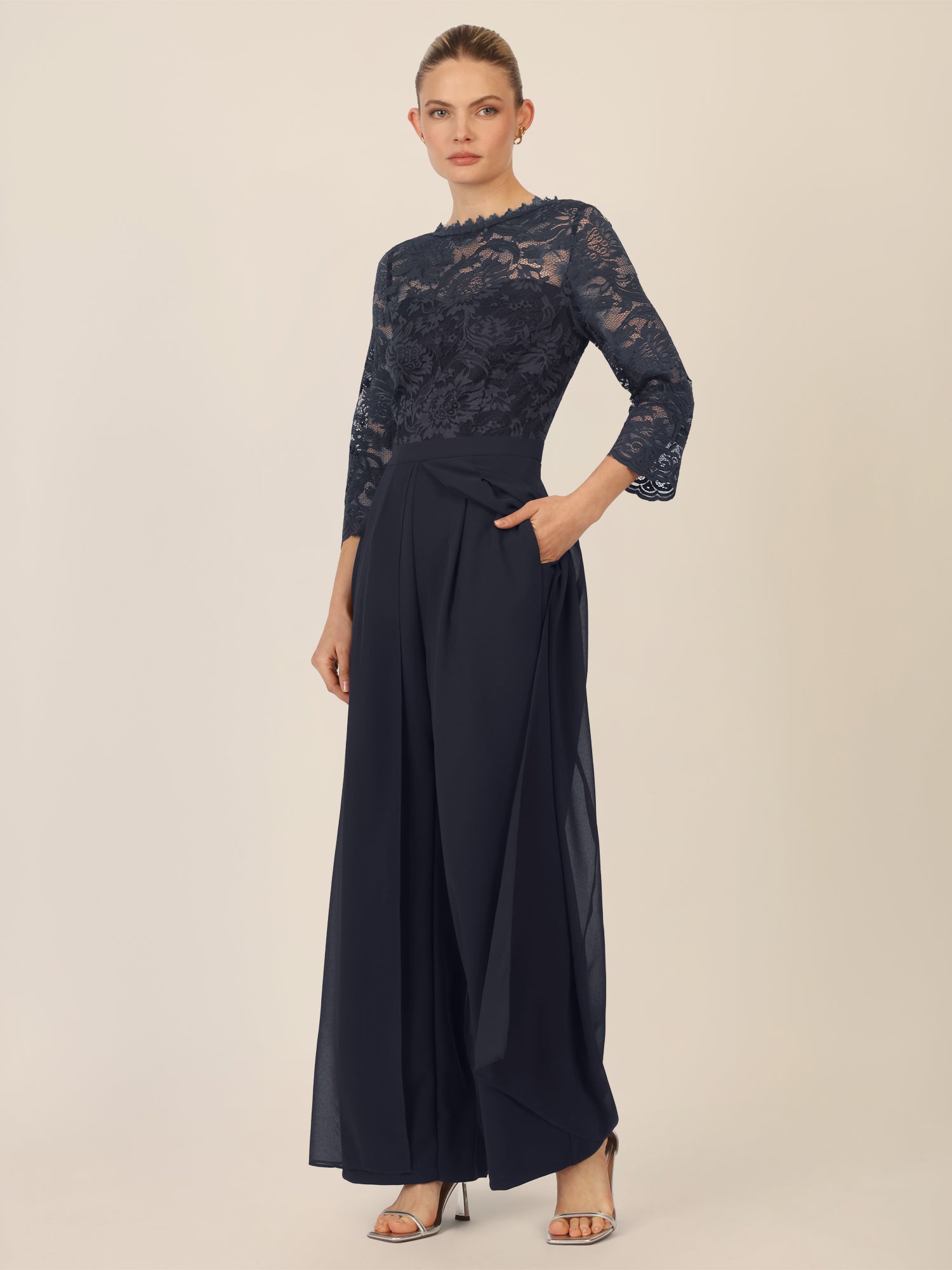 APART Abendoverall mit Spitzentop und weitem Bein | nachtblau