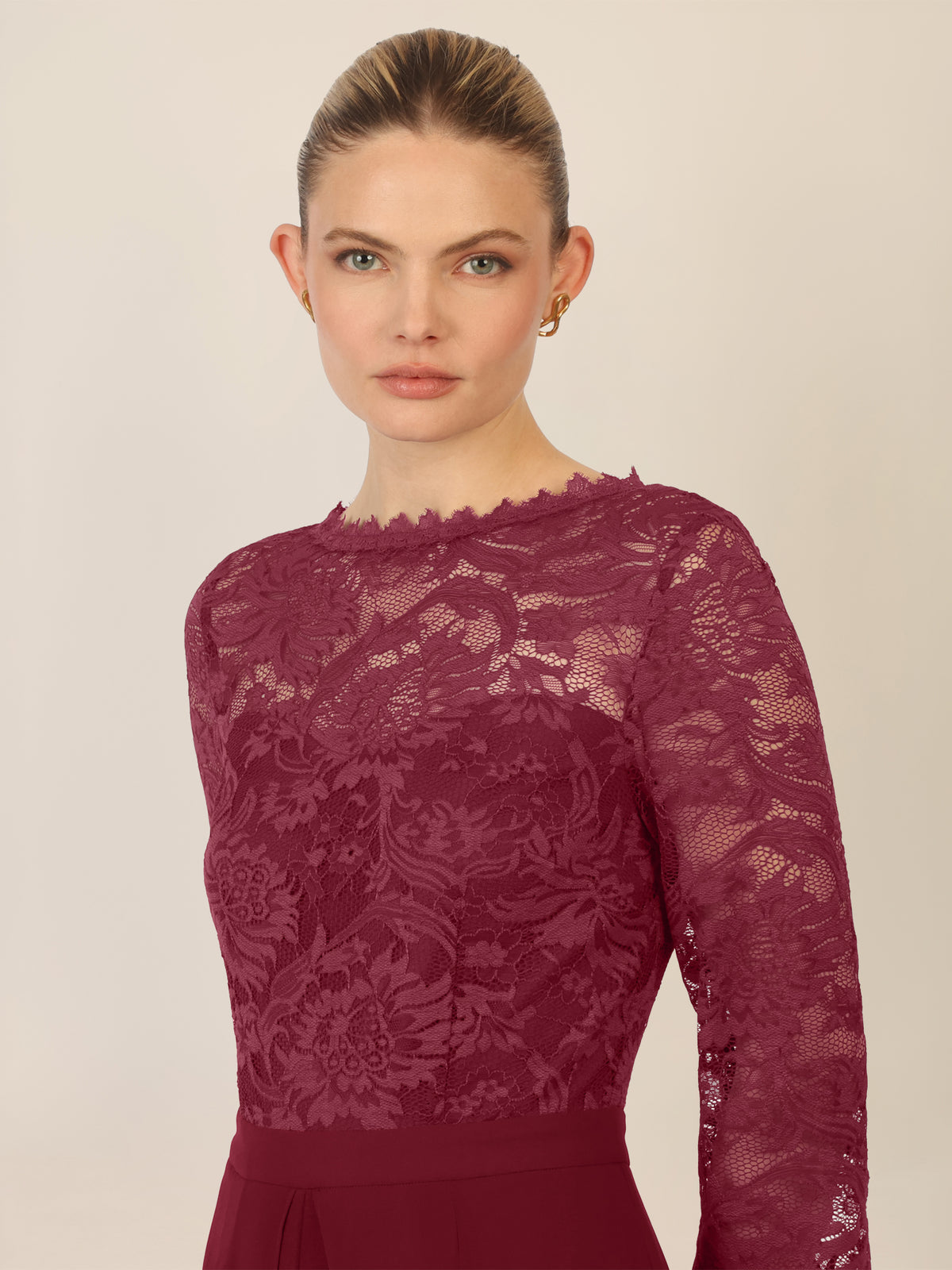 APART Abendoverall mit Spitzentop und weitem Bein | bordeauxrot