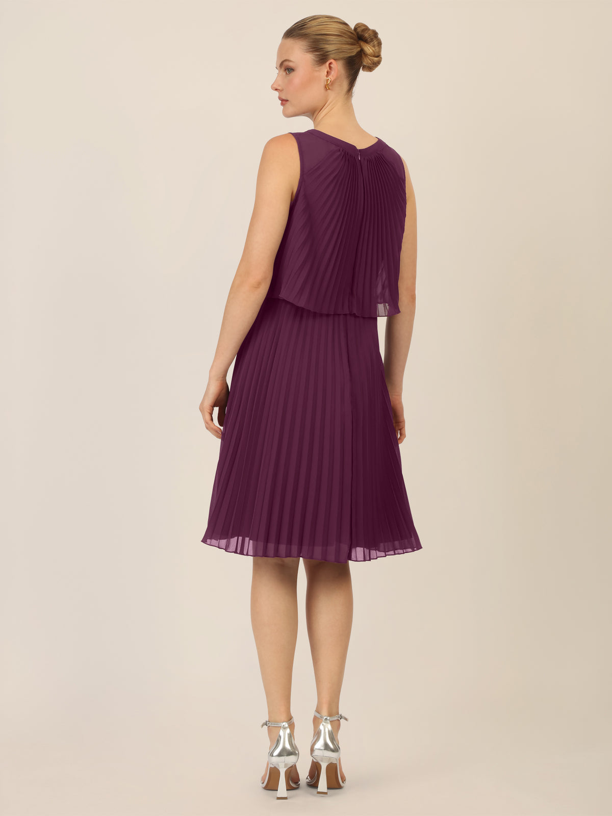 APART Chiffonkleid in Midilänge mit Lagenoptik | dunkel lila