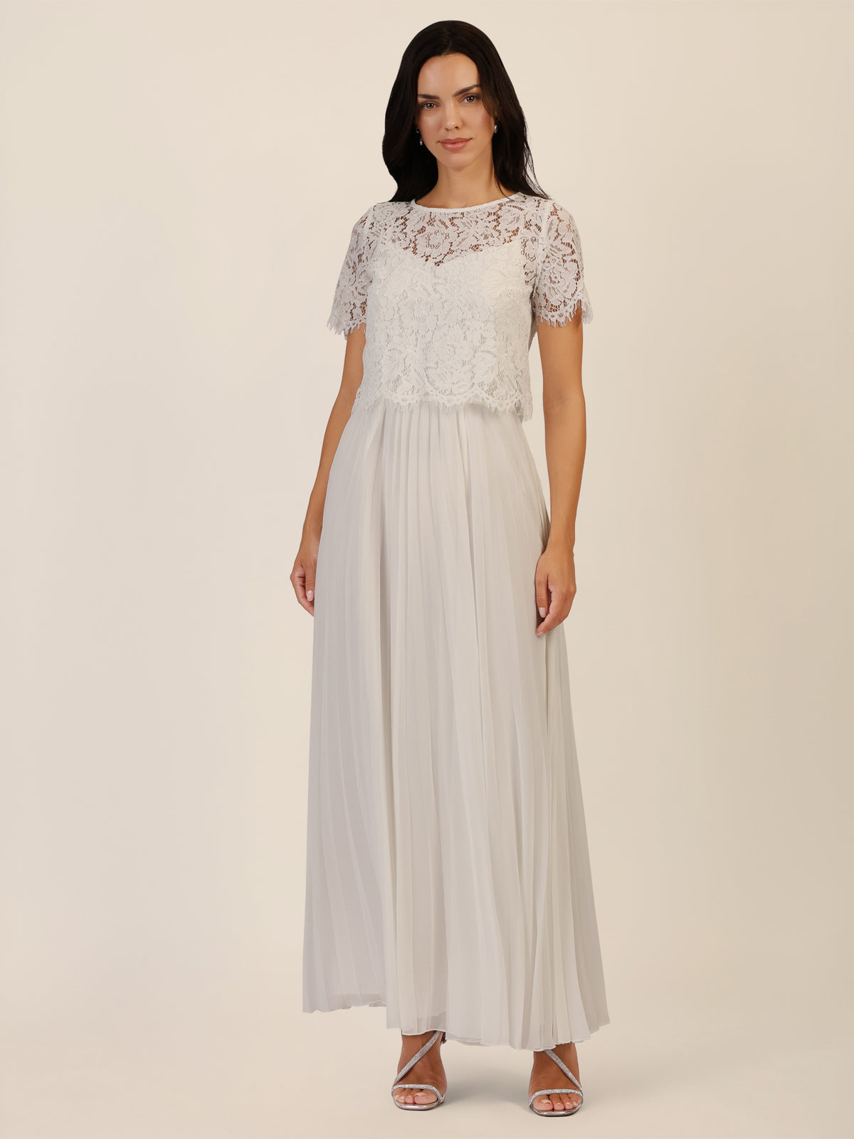 APART Abendkleid mit Spitzenjacke mit Spitzenoberteil und Plisseerock | creme