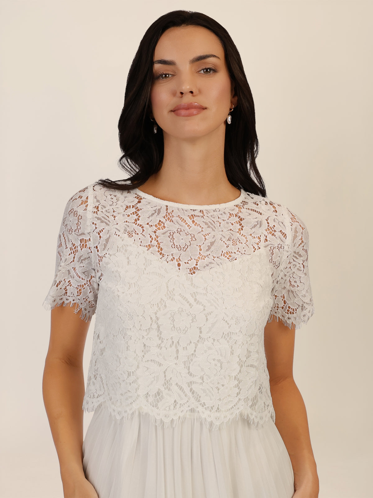 APART Abendkleid mit Spitzenjacke mit Spitzenoberteil und Plisseerock | creme
