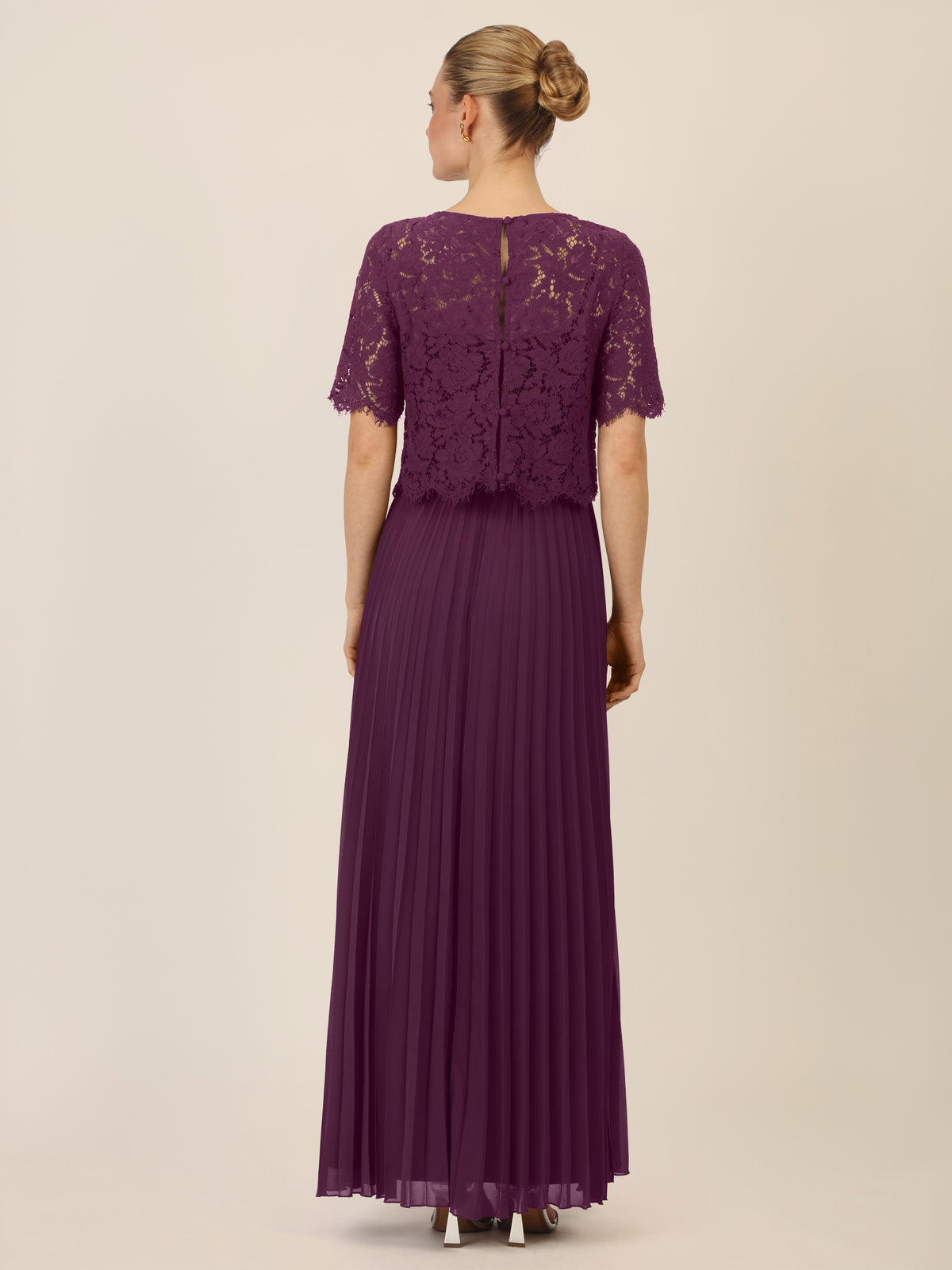 APART Abendkleid mit Spitzenjacke mit Spitzenoberteil und Plisseerock | dunkel lila