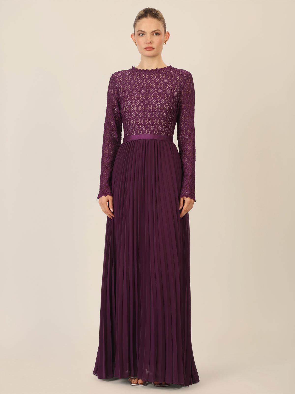 APART Abendkleid mit Plisseerock | dunkel lila