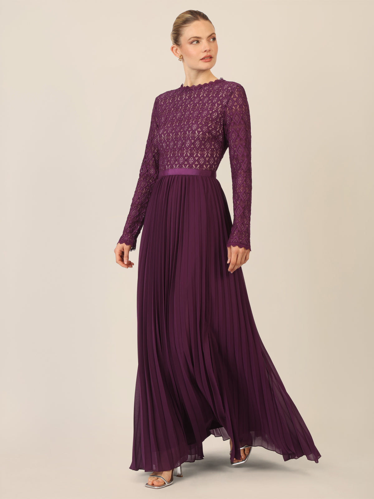 APART Abendkleid mit Plisseerock | dunkel lila