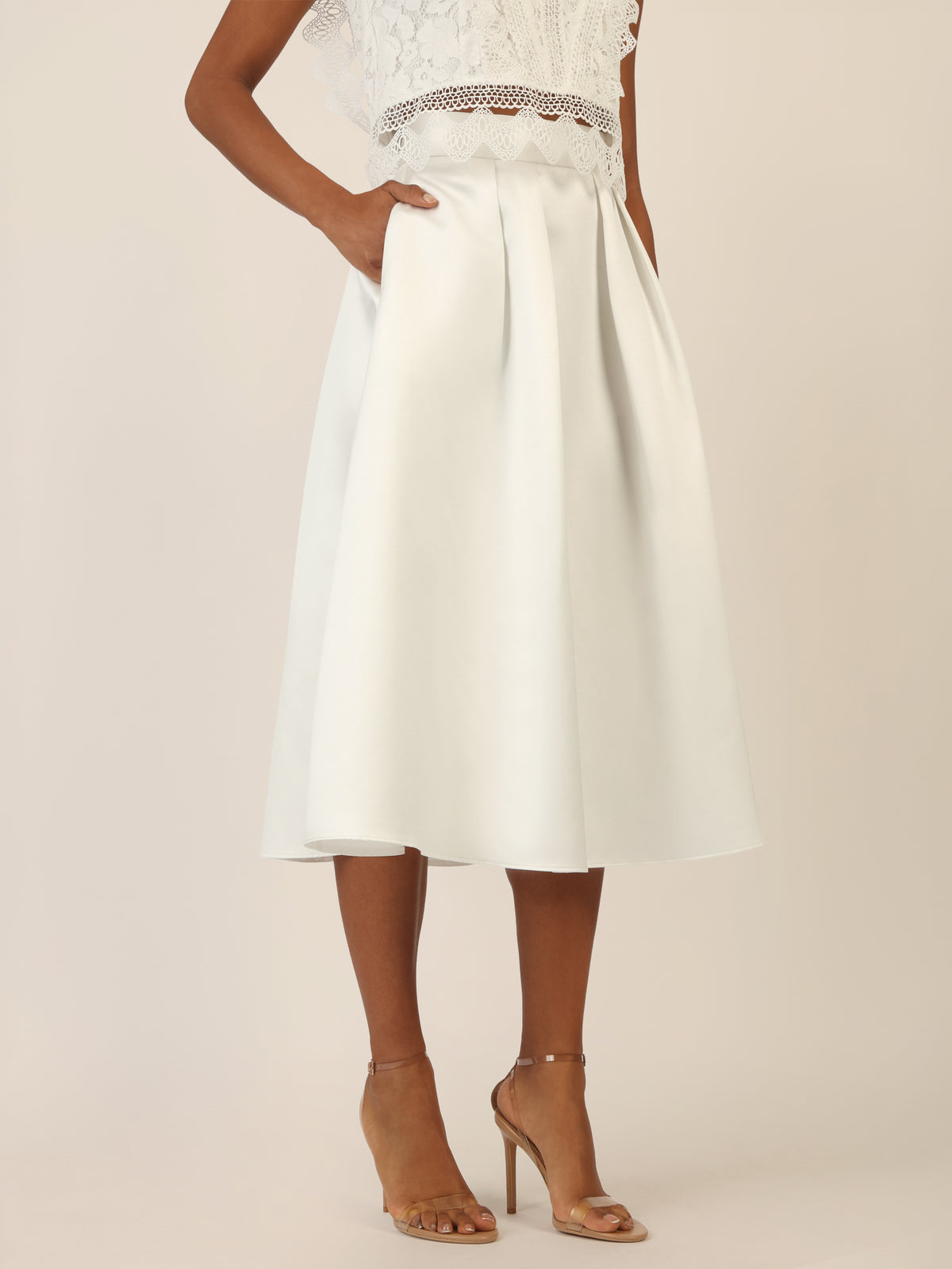 APART Satinrock mit Falten und weitem Saum | creme