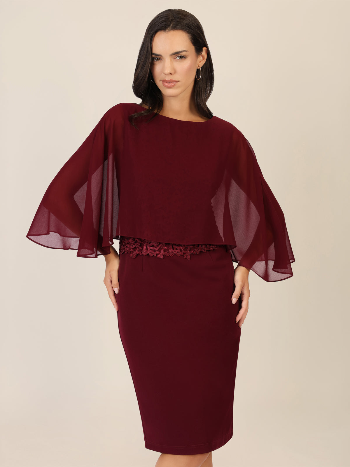 APART Kleid mit Chiffoncape in Lagenoptik mit Spitzenborte | bordeauxrot