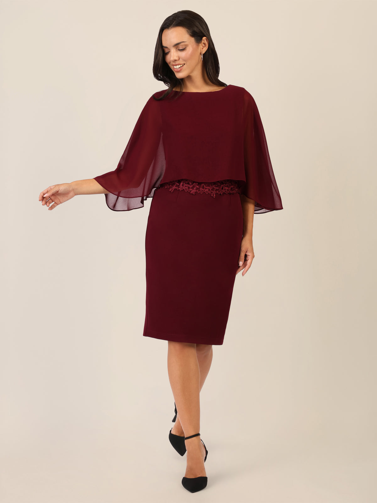 APART Kleid mit Chiffoncape in Lagenoptik mit Spitzenborte | bordeauxrot