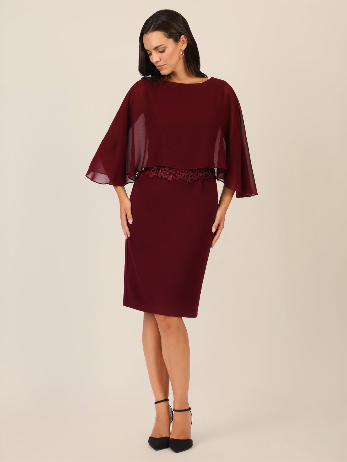 APART Kleid mit Chiffoncape in Lagenoptik mit Spitzenborte | bordeauxrot