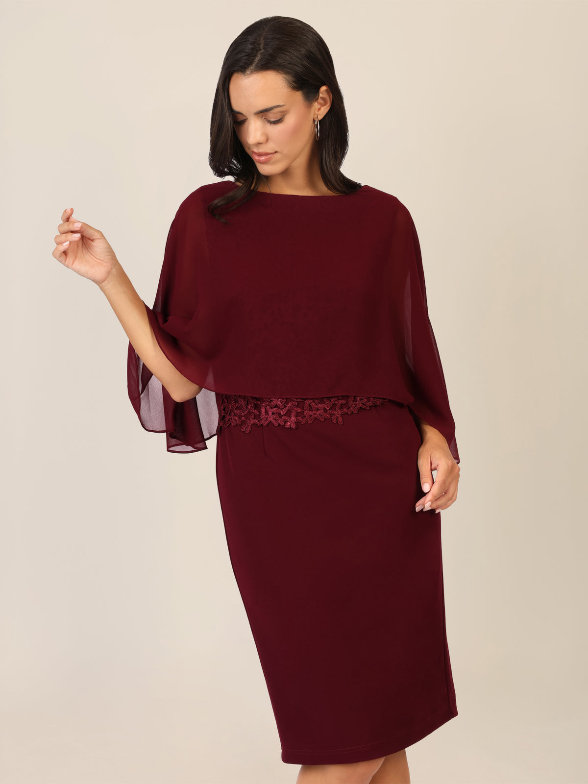 APART Kleid mit Chiffoncape in Lagenoptik mit Spitzenborte | bordeauxrot