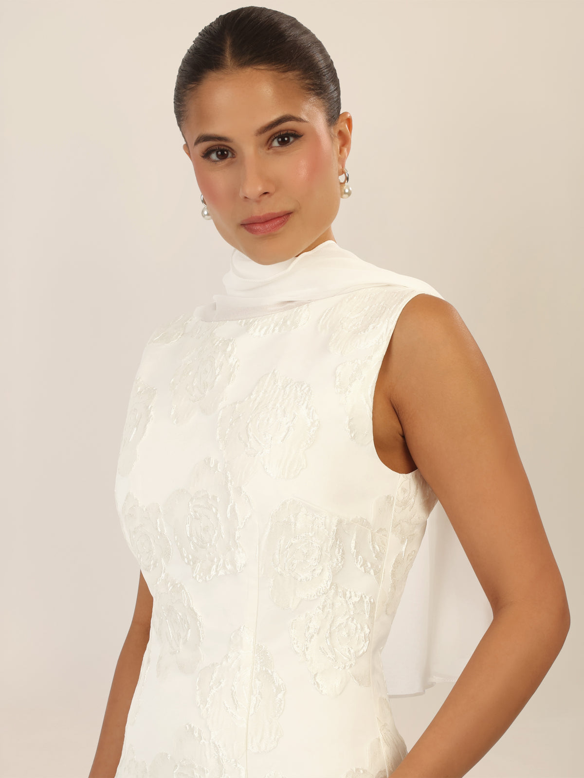 APART Jacquardkleid mit Chiffoncape mit floraler Struktur und Chiffoncape | creme