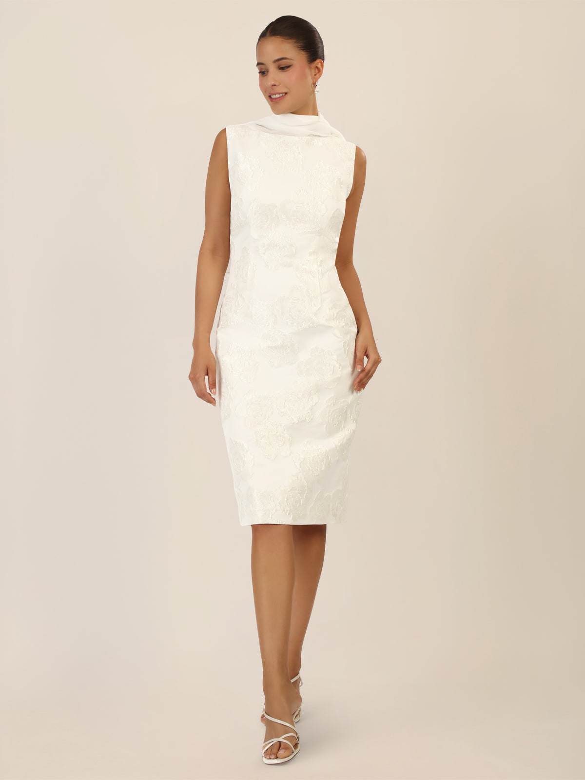 APART Jacquardkleid mit Chiffoncape mit floraler Struktur und Chiffoncape | creme