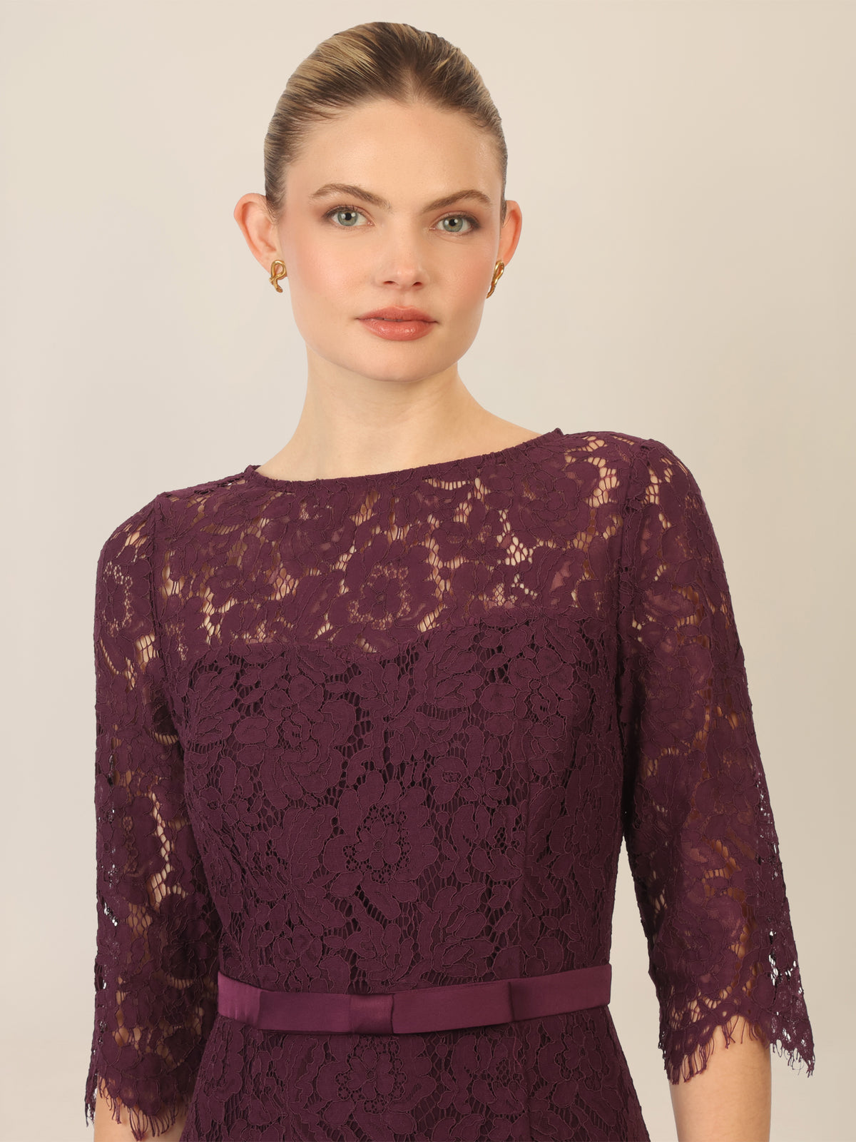 APART Spitzenkleid mit Schleifen-Gürtel | dunkel lila