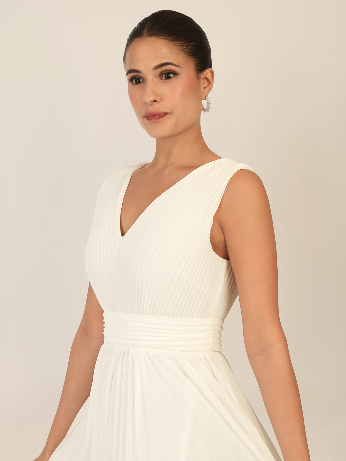 APART Plisseekleid mit Stufenrock und Spitze | creme
