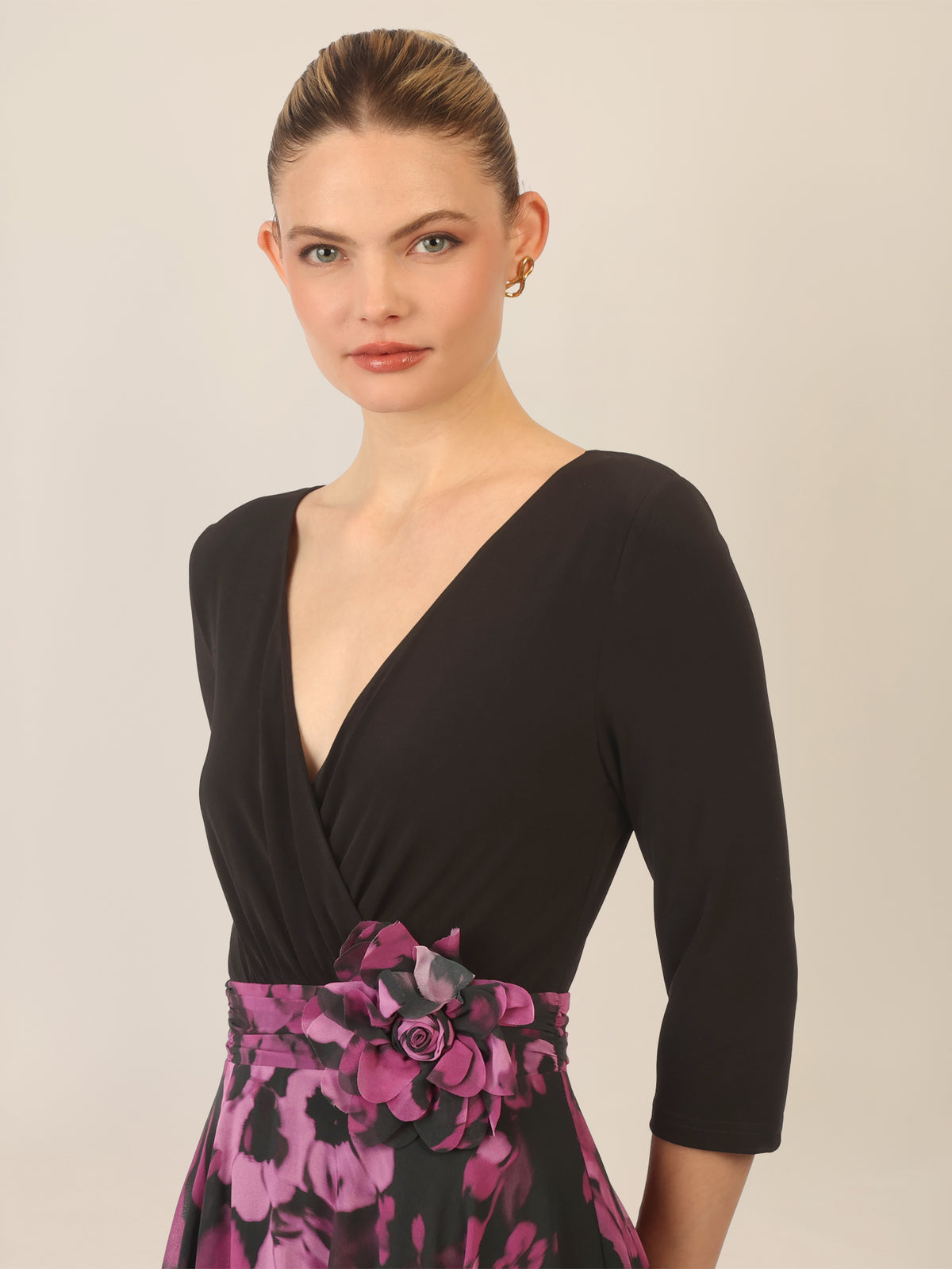 APART Chiffonkleid mit Wickeloptik in Oberteil | schwarz-multicolor