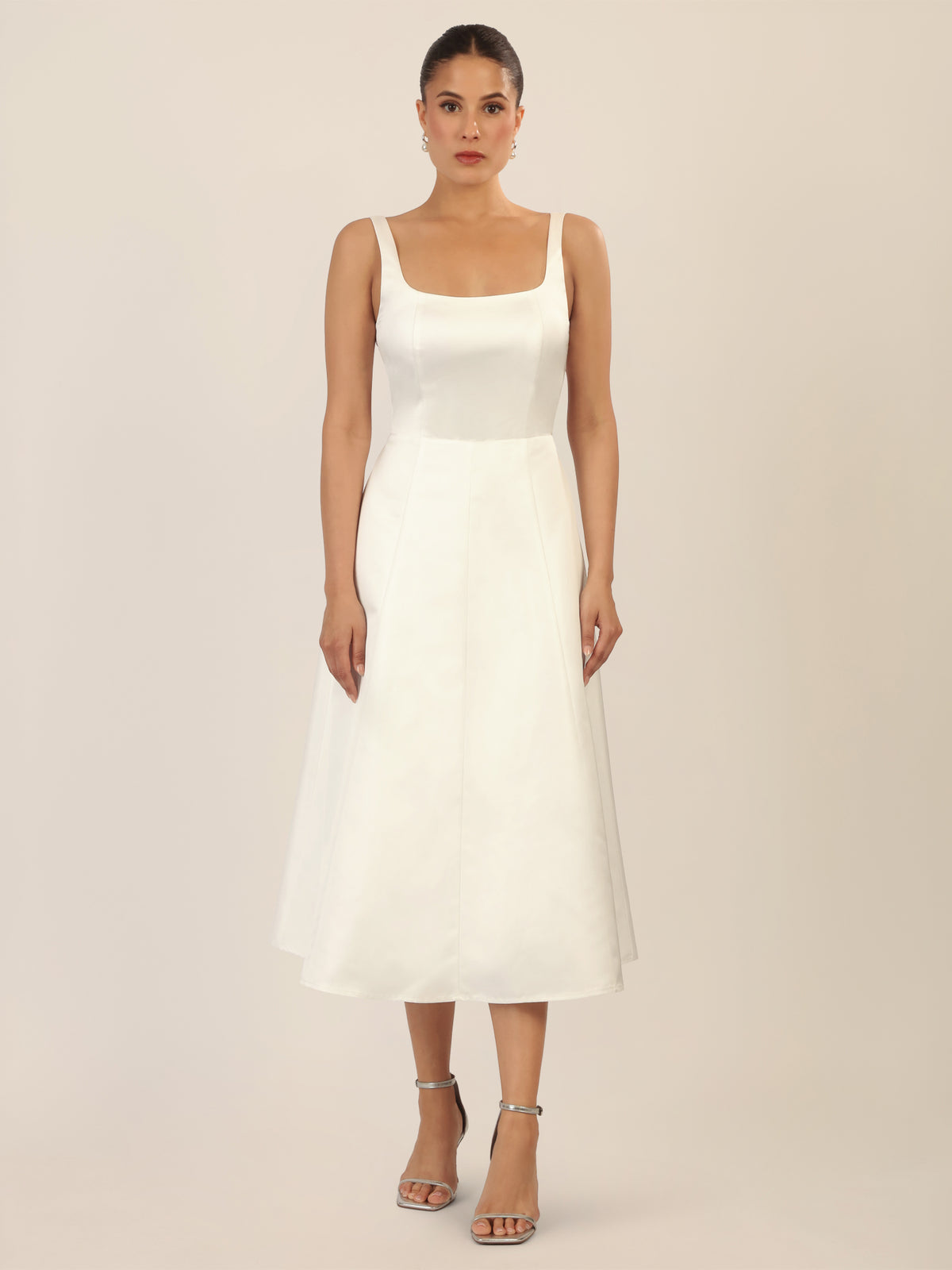 APART Satinkleid mit breiten Trägern und A-Linie | creme