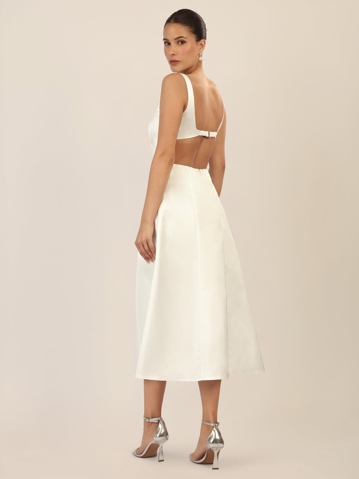 APART Satinkleid mit breiten Trägern und A-Linie | creme