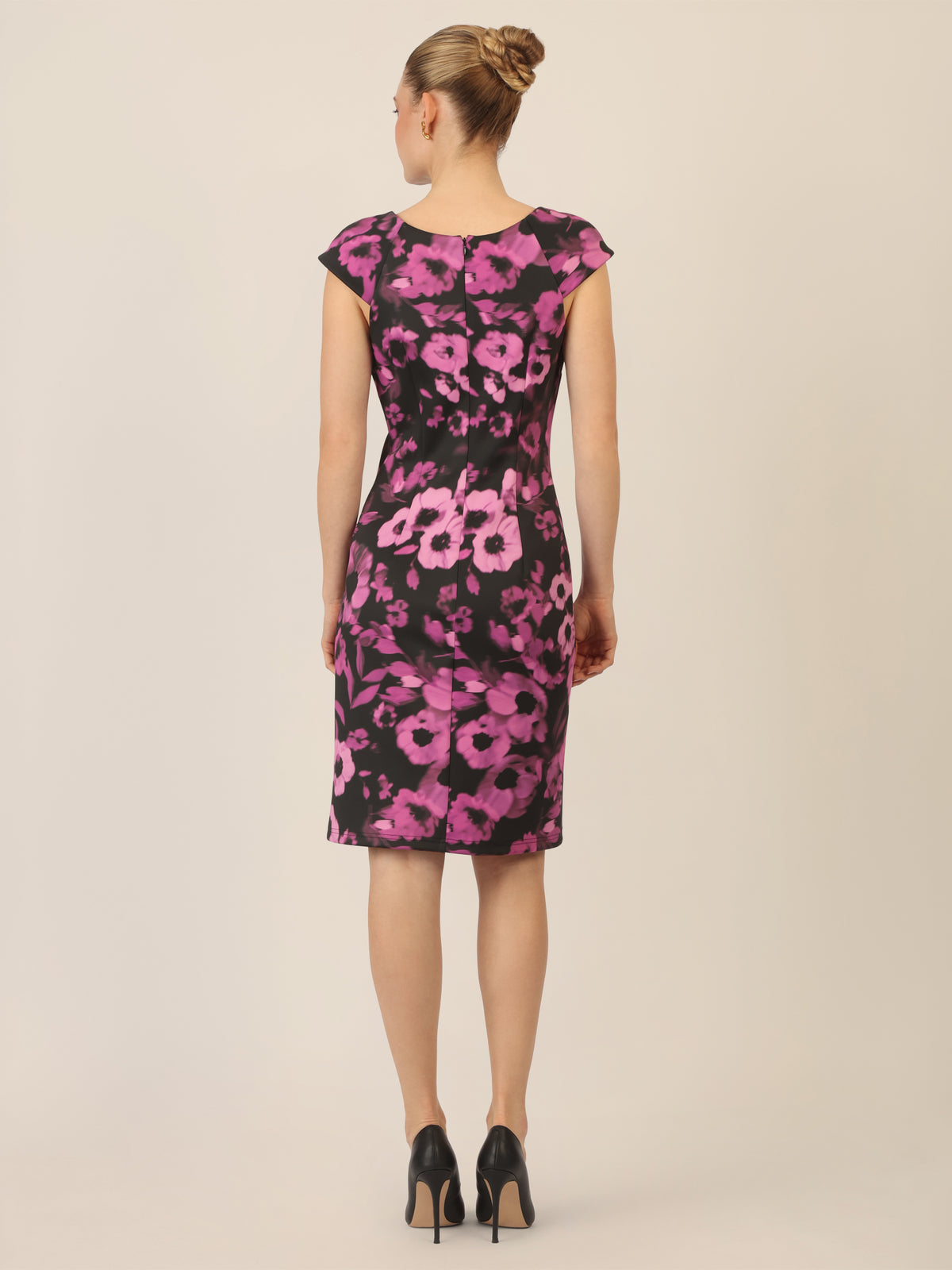 APART Jerseykleid aus einer allover bedruckten Scuba Ware | schwarz-multicolor