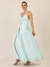 APART Glamourkleid aus einer metallic silber-hellblau schimmernden Jerseyware | hellblau
