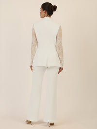 APART Hosenanzug  mit Spitzendetails und Zierkante | creme