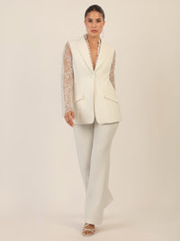 APART Hosenanzug  mit Spitzendetails und Zierkante | creme