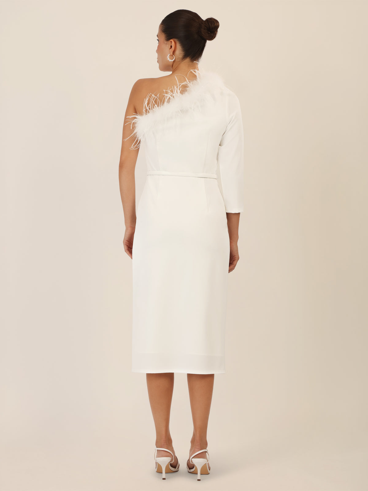 APART One-Shoulder Cocktailkleid mit Federbesatz | creme