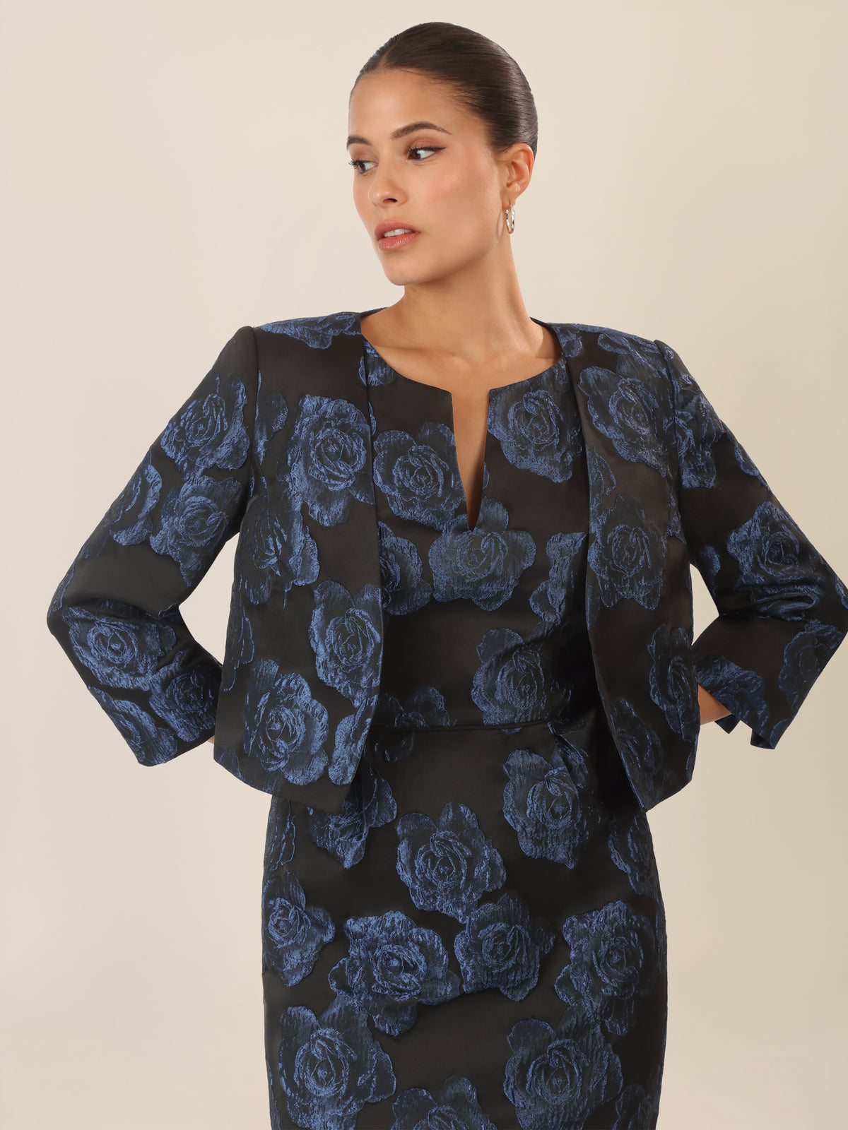 APART Jacquardbolero mit Rosenmuster | schwarz-nachtblau