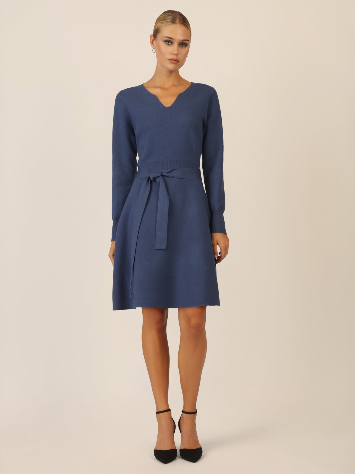 APART Strickkleid mit V-Ausschnitt | mittelblau