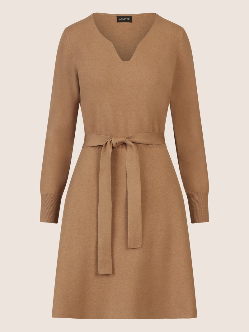 APART Strickkleid mit V-Ausschnitt | camel
