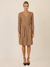 APART Strickkleid mit V-Ausschnitt | camel