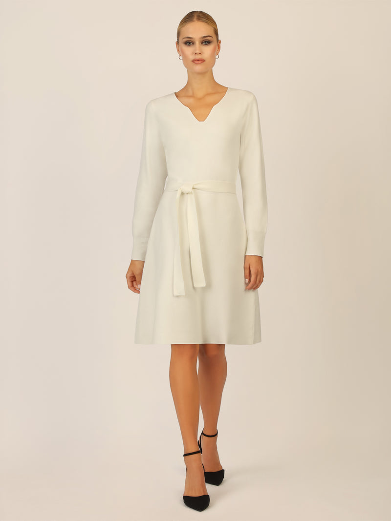 APART Strickkleid mit V-Ausschnitt | creme