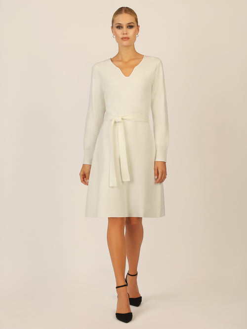 APART Strickkleid mit V-Ausschnitt | creme image 1