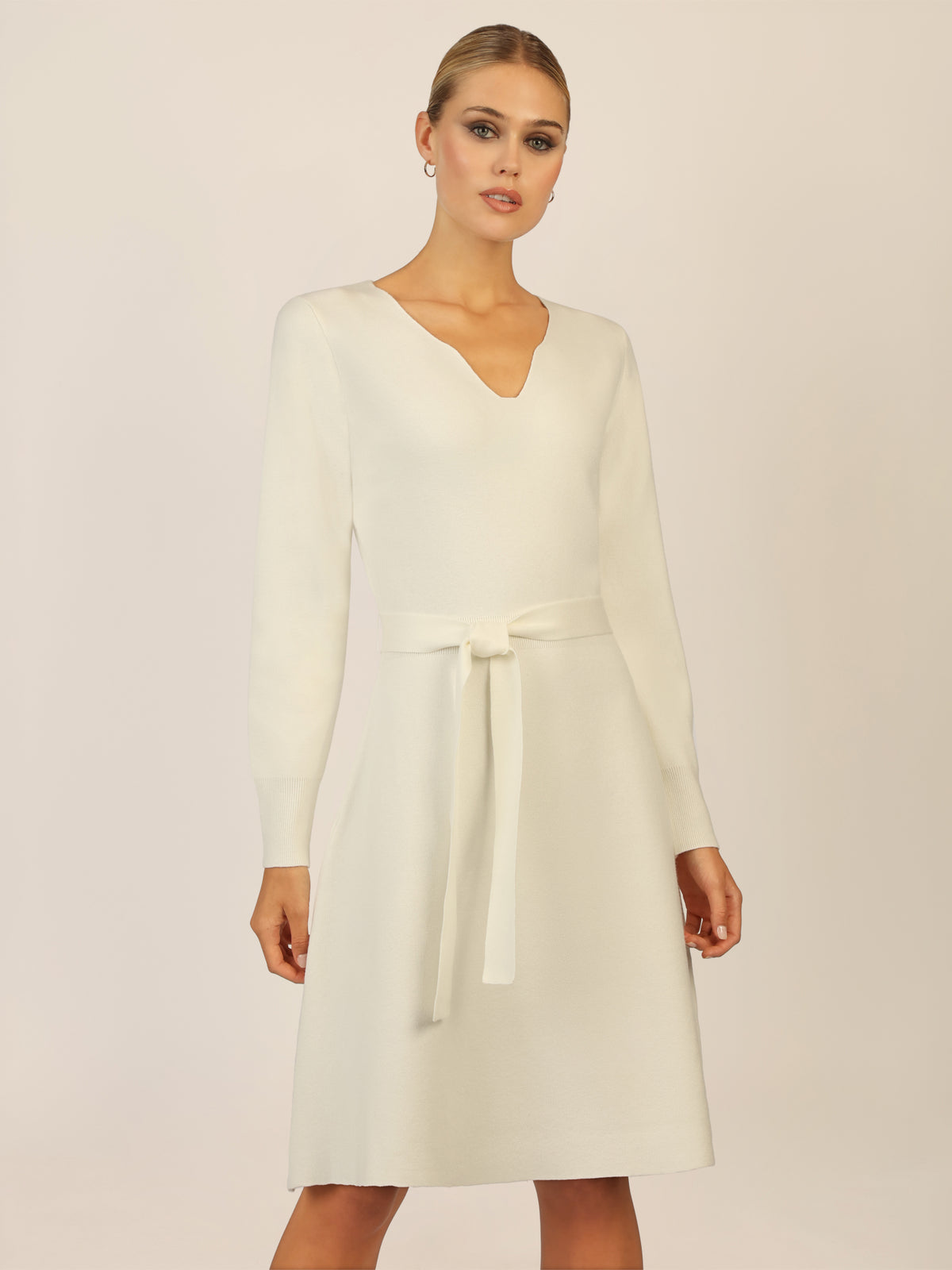 APART Strickkleid mit V-Ausschnitt | creme