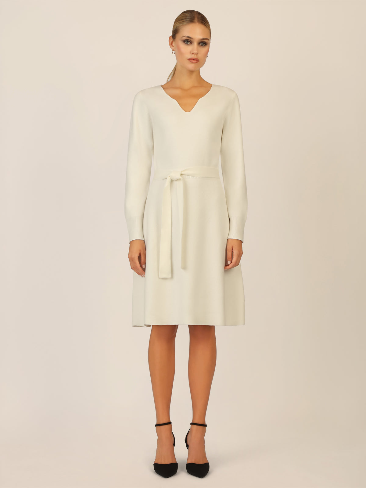 APART Strickkleid mit V-Ausschnitt | creme