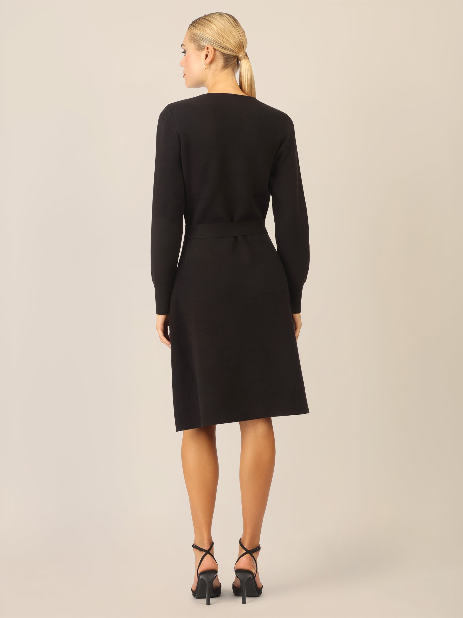 APART Strickkleid mit V-Ausschnitt | schwarz