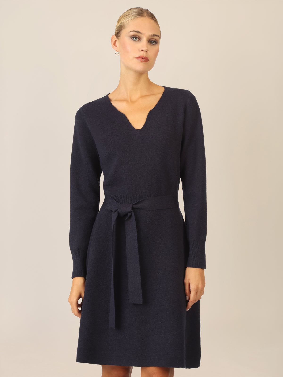 APART Strickkleid mit V-Ausschnitt | nachtblau