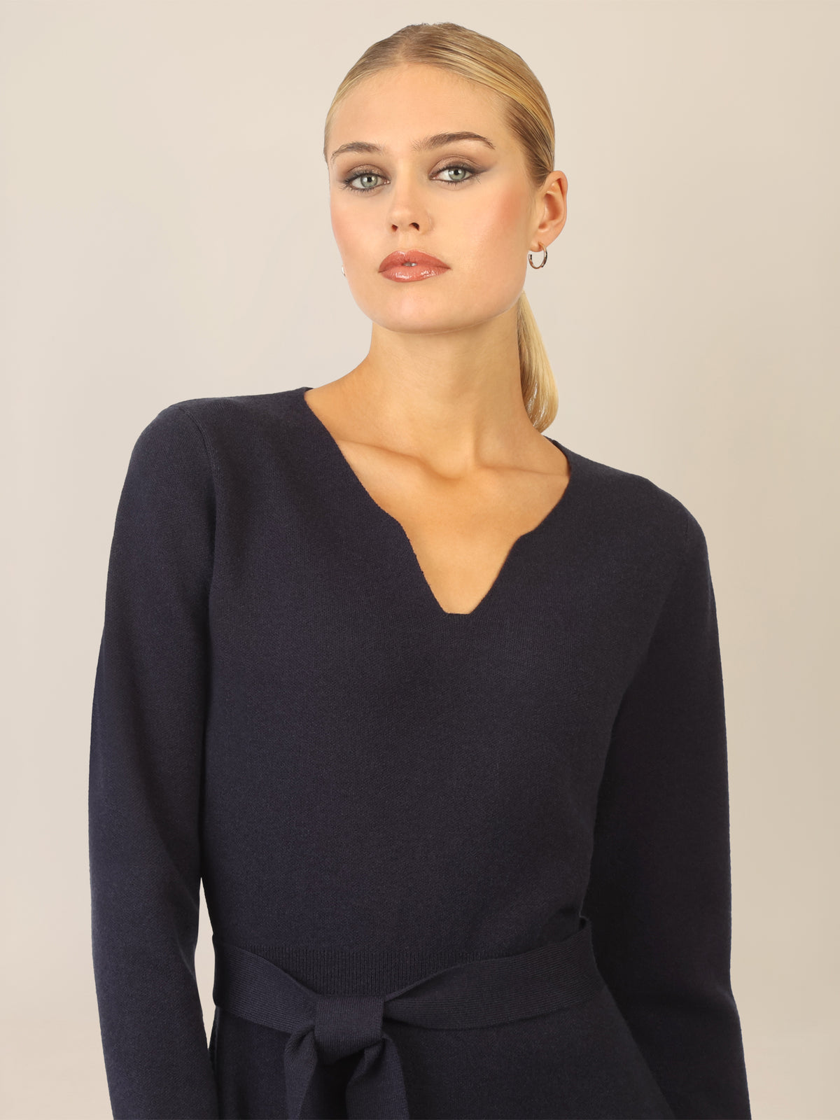 APART Strickkleid mit V-Ausschnitt | nachtblau