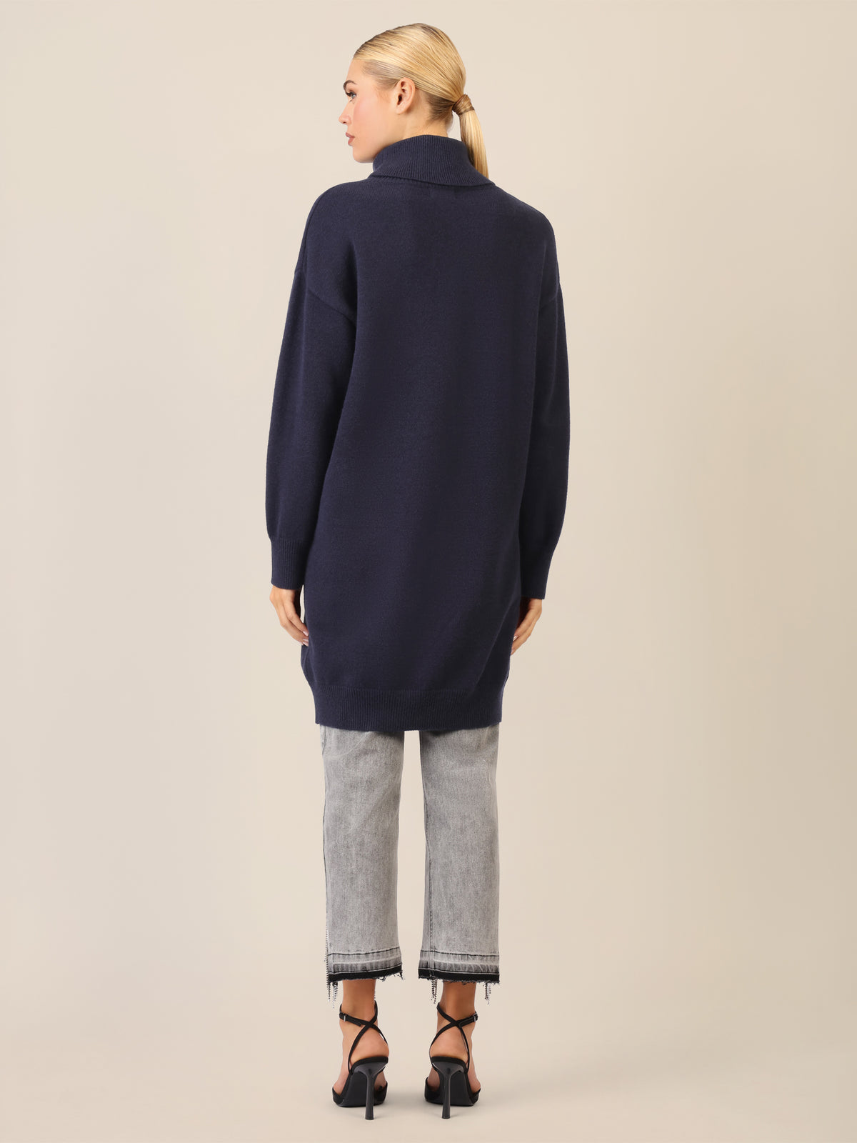 APART Overside Strickkleid mit überschnittene Schultern | nachtblau